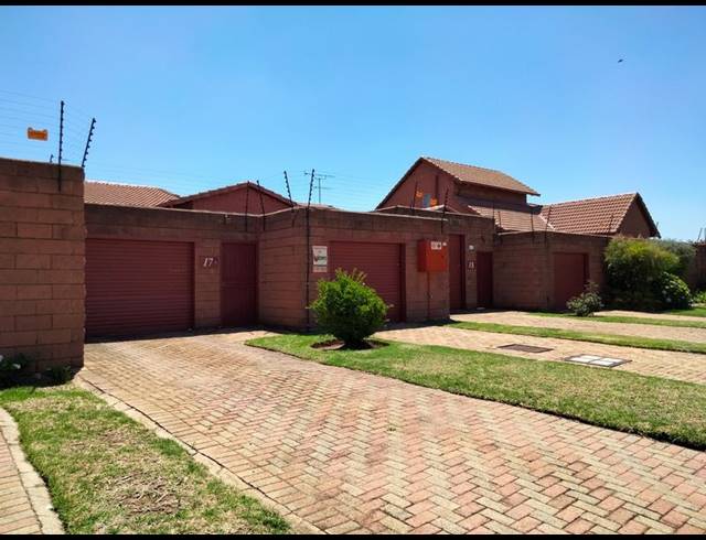 2 BEDROOM PROPERTY TO RENT IN HELDERKRUIN